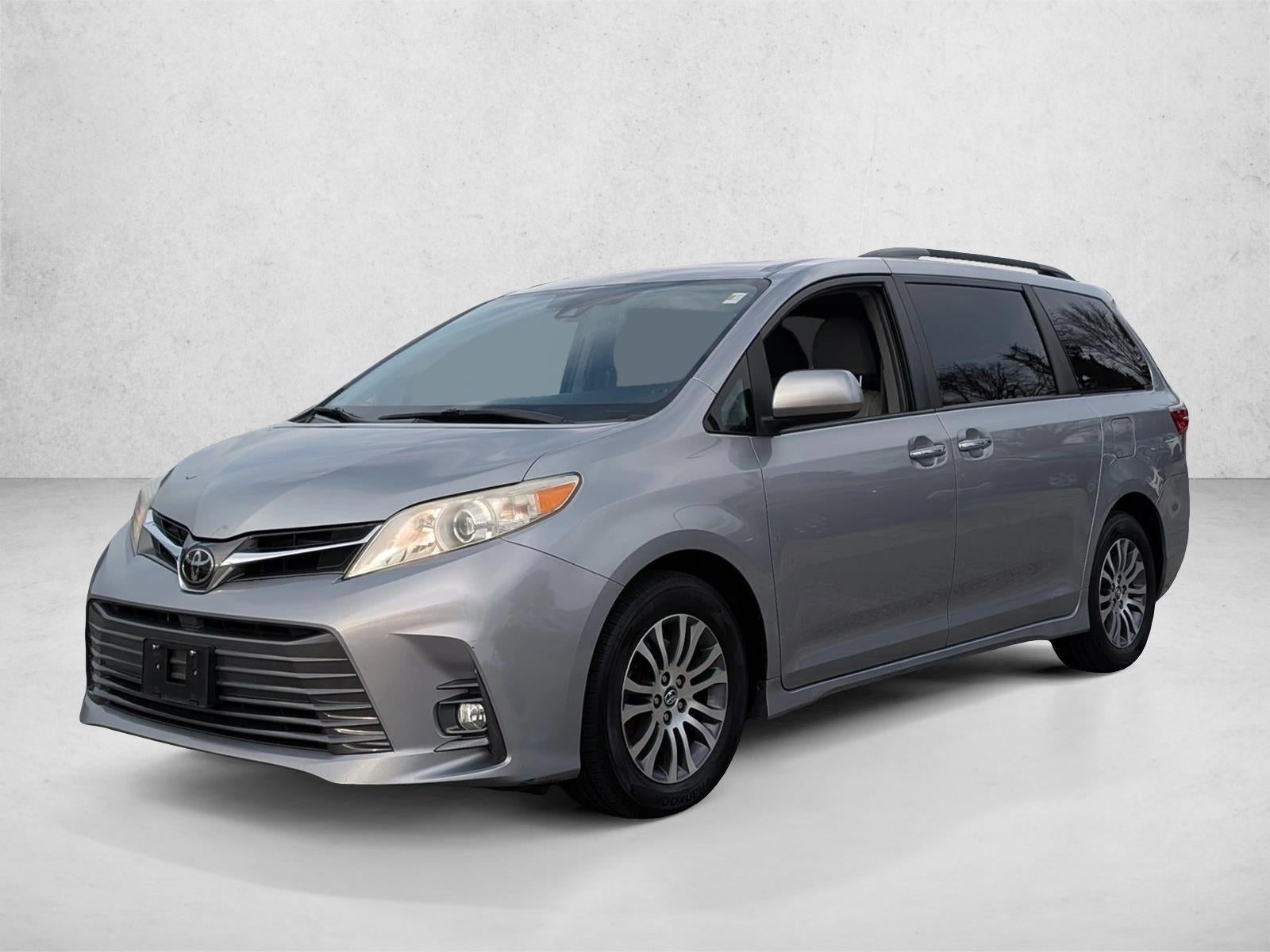 2018 Toyota Sienna XLE FWD 8-Passenger (Natl)