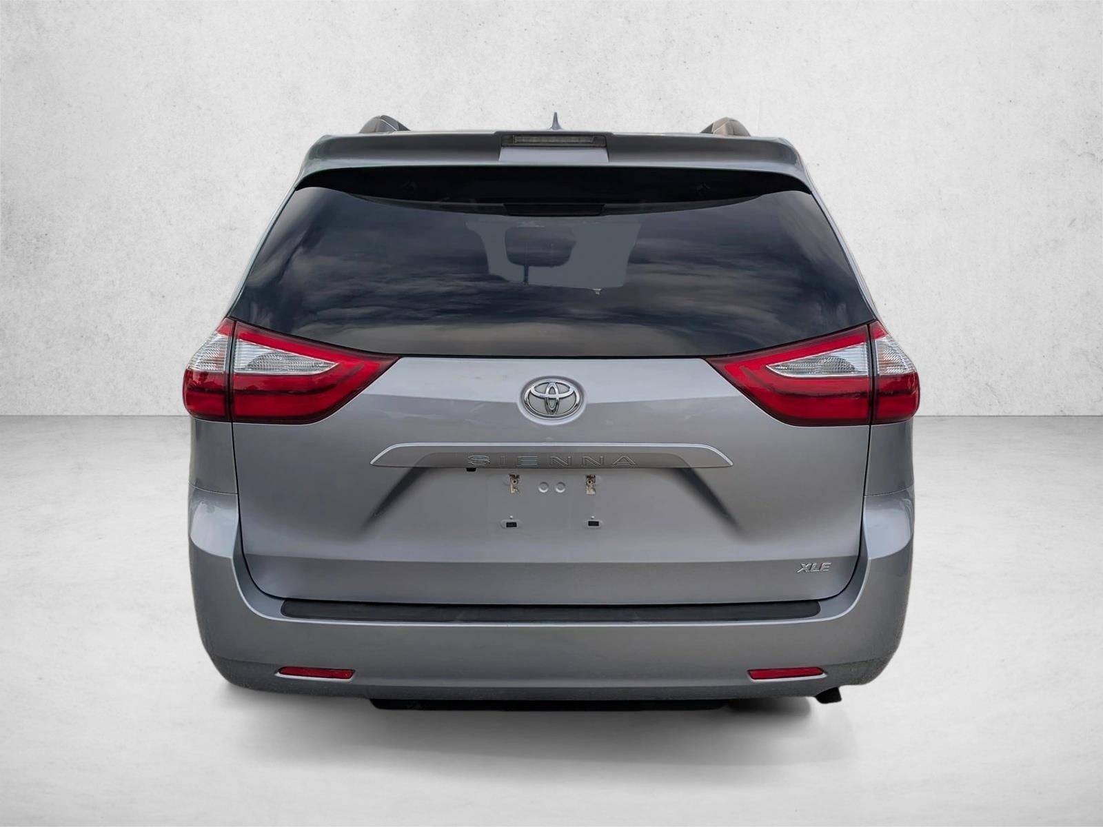 2018 Toyota Sienna XLE FWD 8-Passenger (Natl)