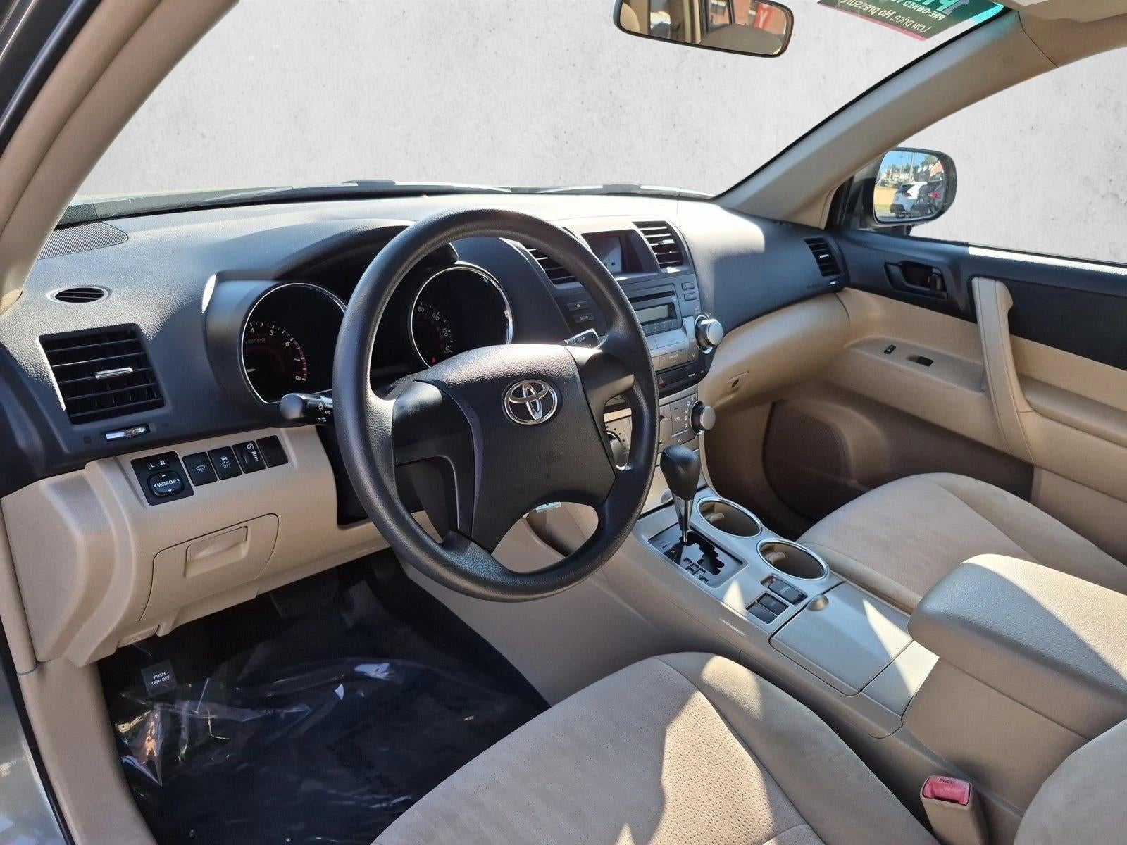 2011 Toyota Highlander FWD 4dr L4 Base (Natl)