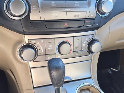 2011 Toyota Highlander FWD 4dr L4 Base (Natl)