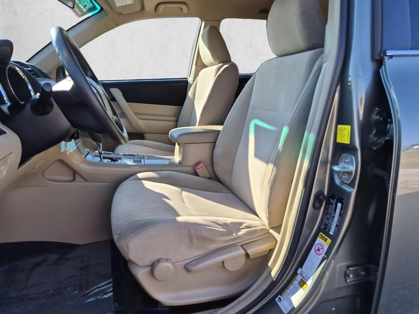 2011 Toyota Highlander FWD 4dr L4 Base (Natl)