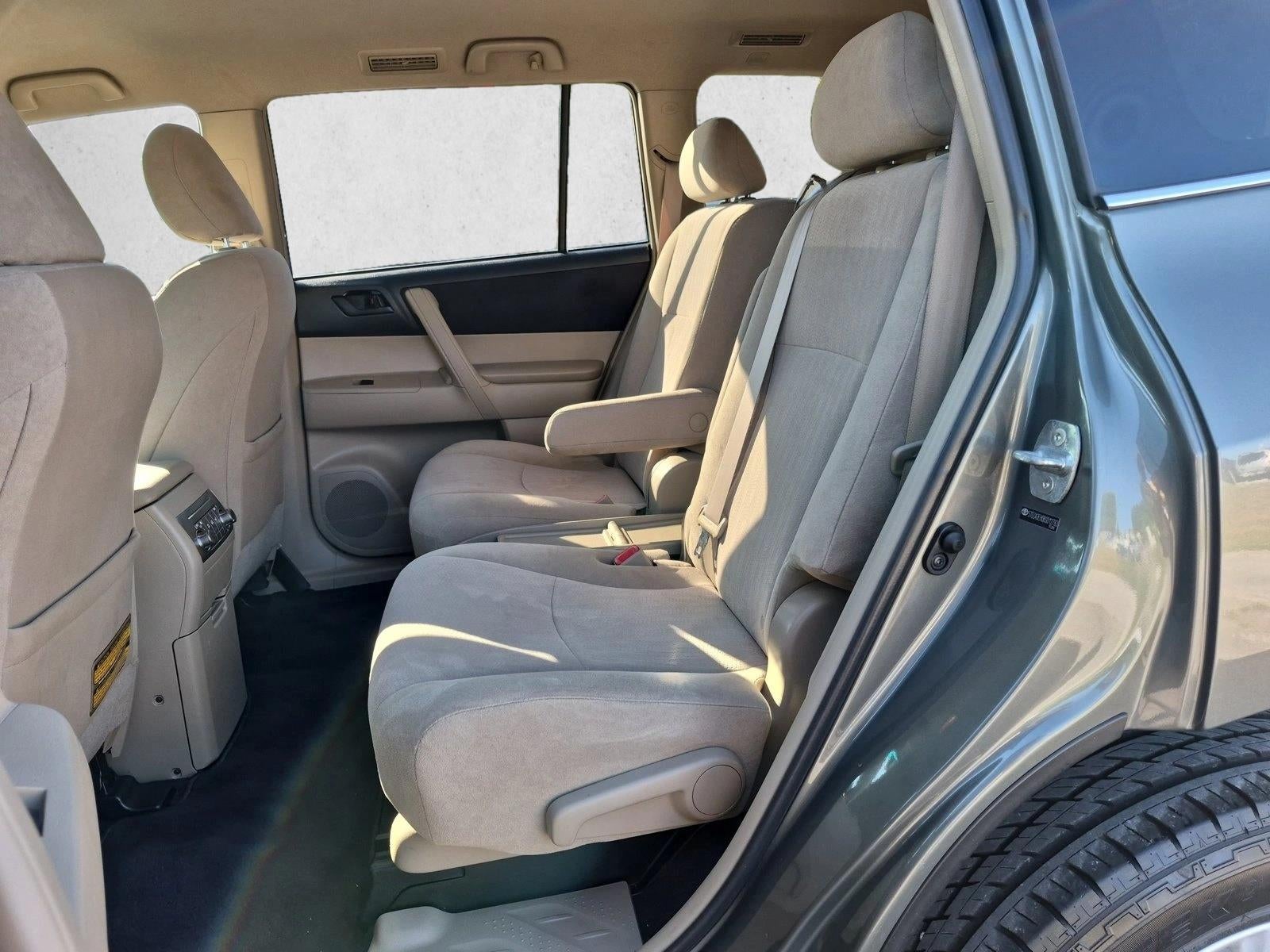 2011 Toyota Highlander FWD 4dr L4 Base (Natl)