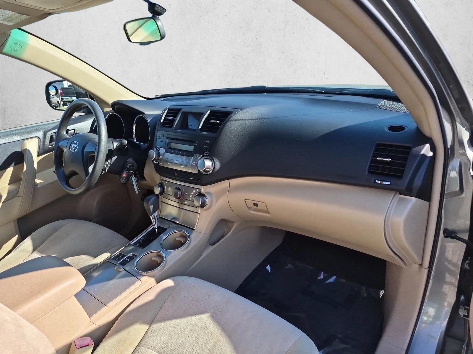 2011 Toyota Highlander FWD 4dr L4 Base (Natl)