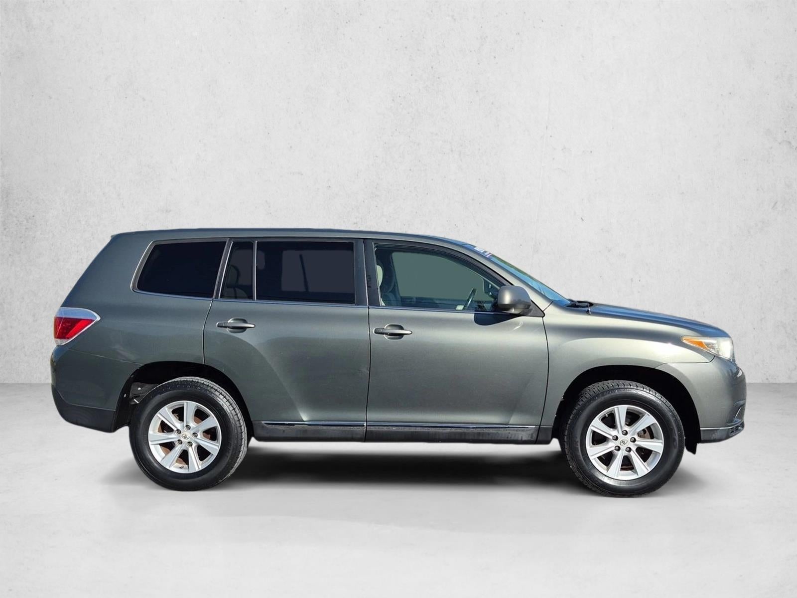 2011 Toyota Highlander FWD 4dr L4 Base (Natl)