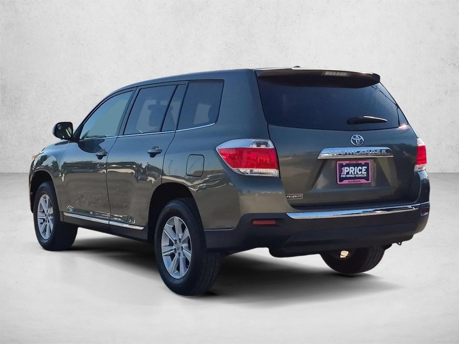 2011 Toyota Highlander FWD 4dr L4 Base (Natl)