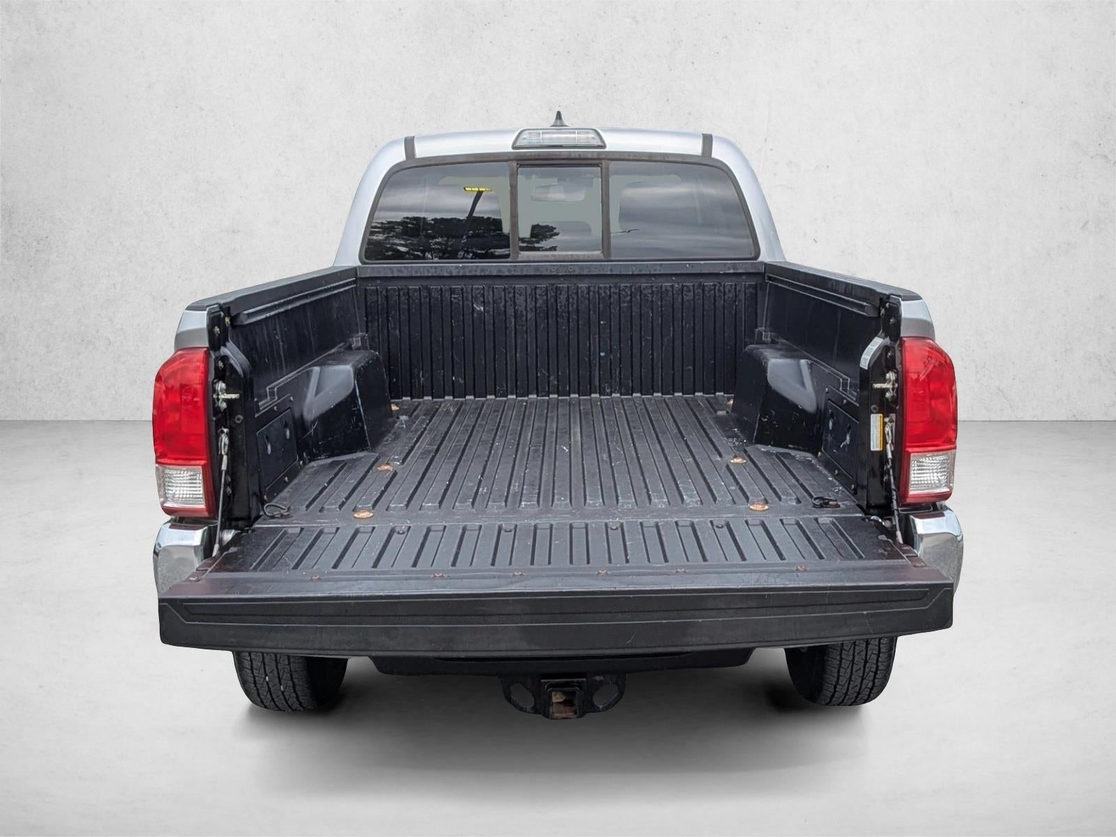 2017 Toyota Tacoma SR5 Double Cab 6' Bed V6 4x4 AT (Natl)