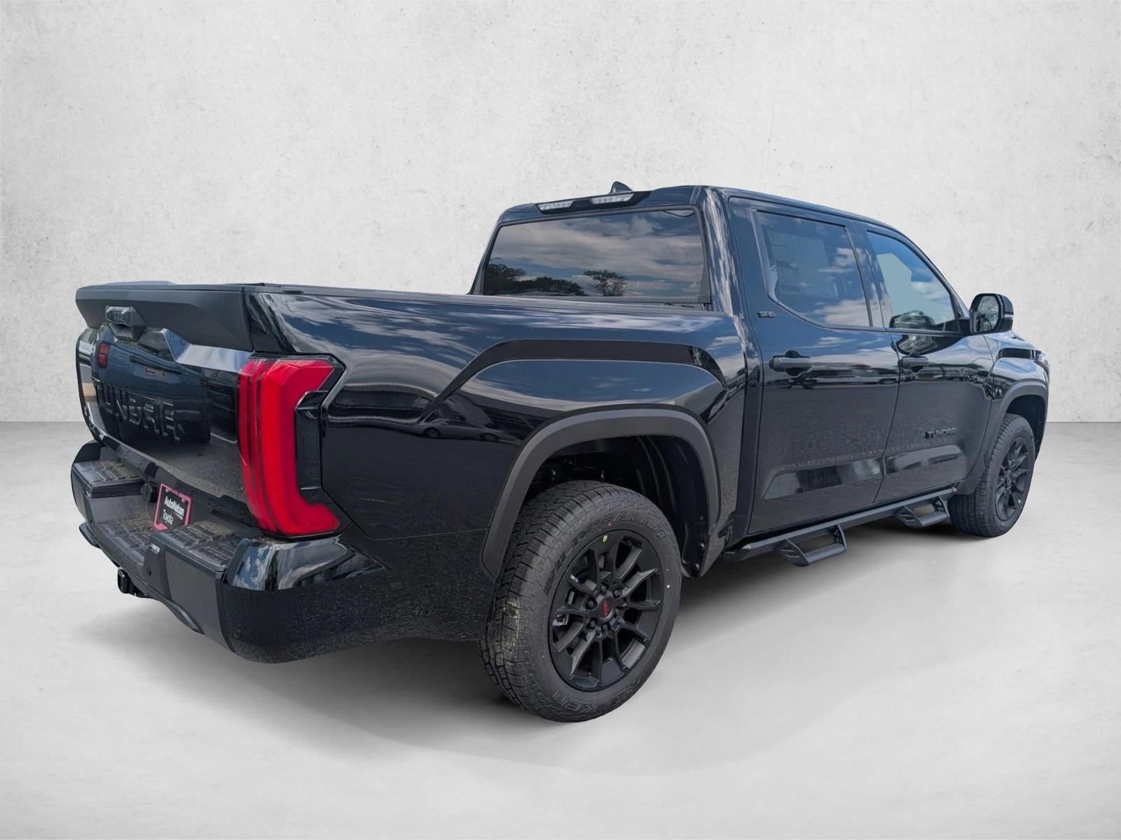 2026 Toyota Tundra 4WD 4WD SR5 CrewMax 5.5' Bed (Natl)