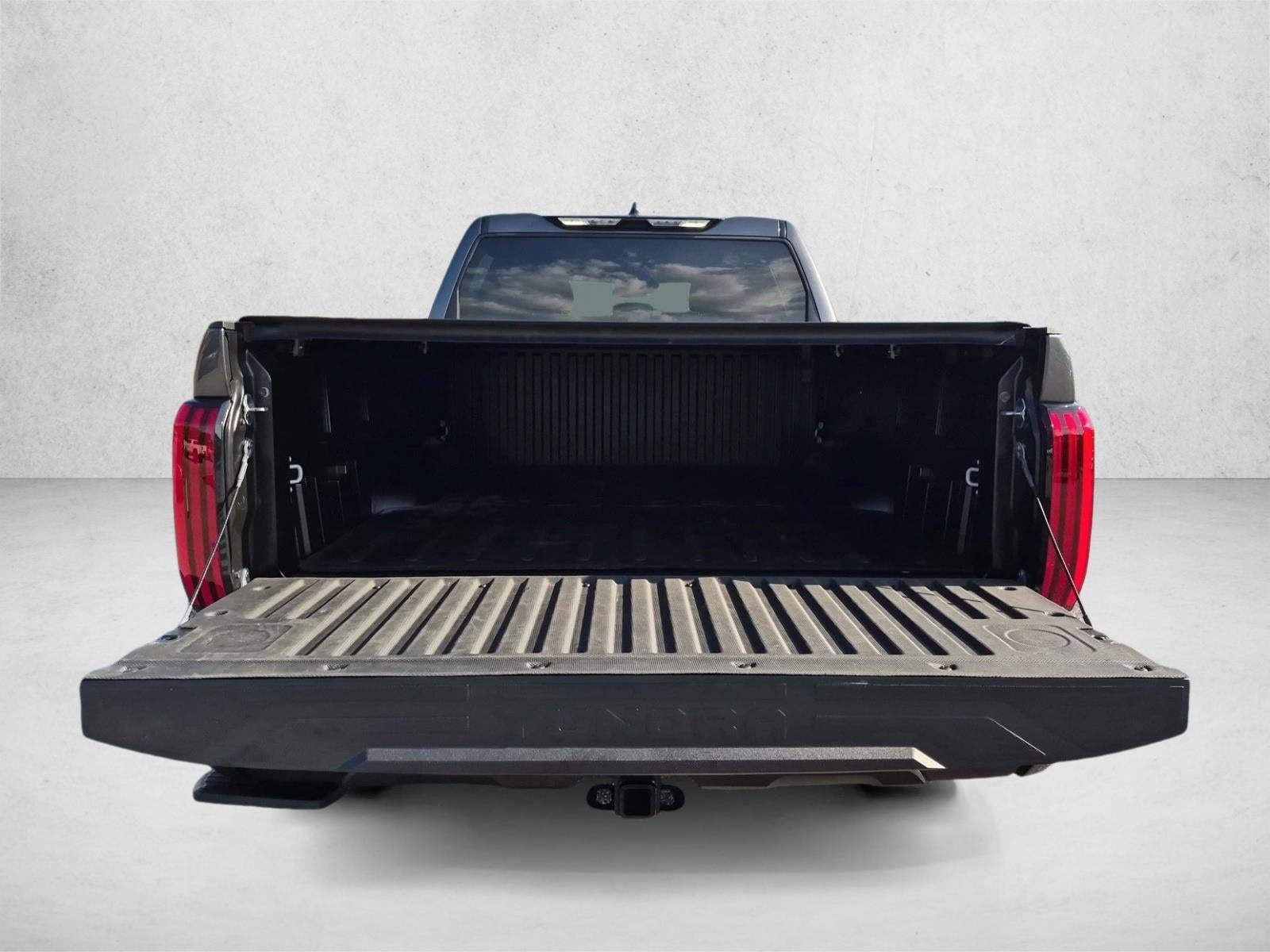 2026 Toyota Tundra 4WD 4WD SR5 CrewMax 5.5' Bed (Natl)