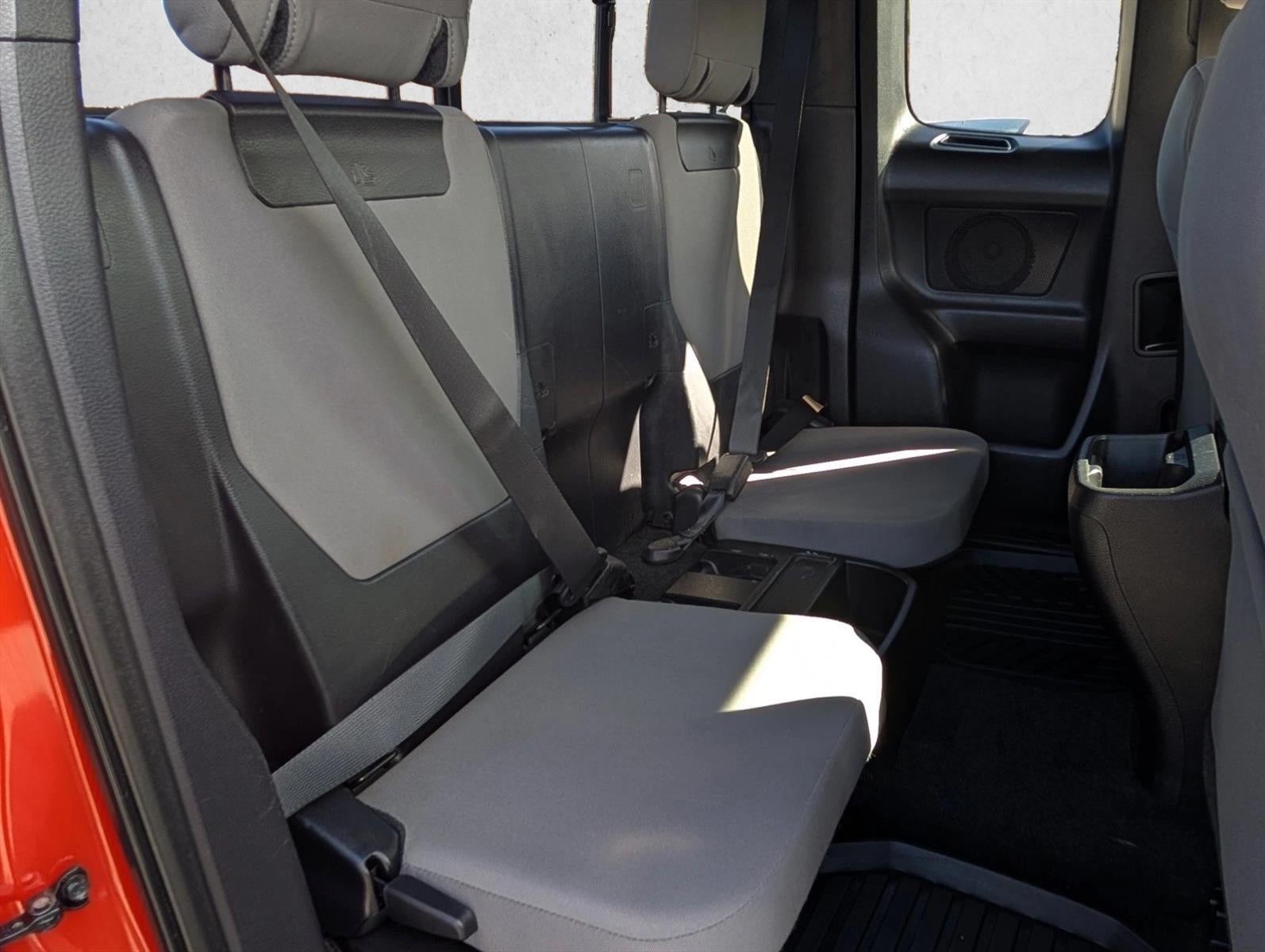 2016 Toyota Tacoma 4WD Access Cab Standard Bed I4 Automatic SR5 (Natl)