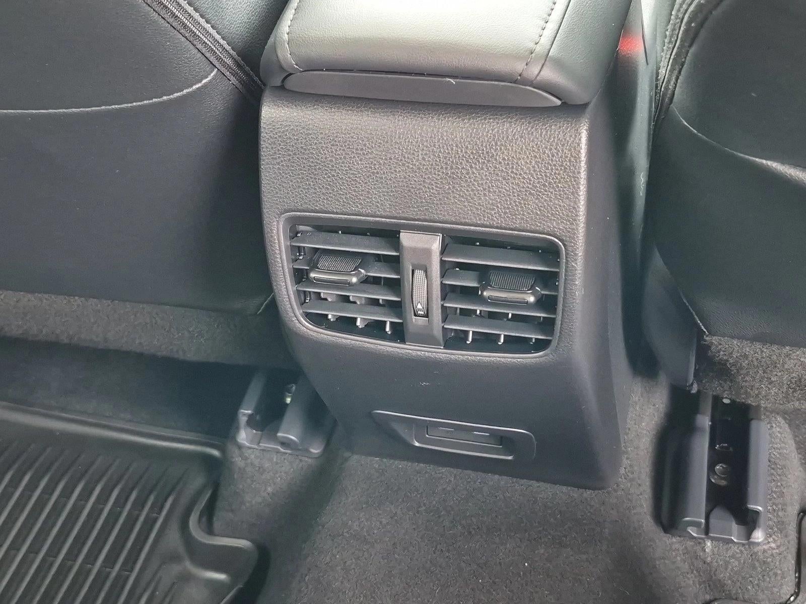 2026 Toyota Corolla Cross XLE 4WD (Natl)