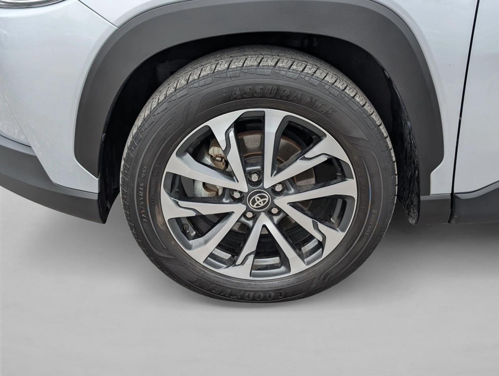 2024 Toyota Corolla Cross XLE 2WD (Natl)