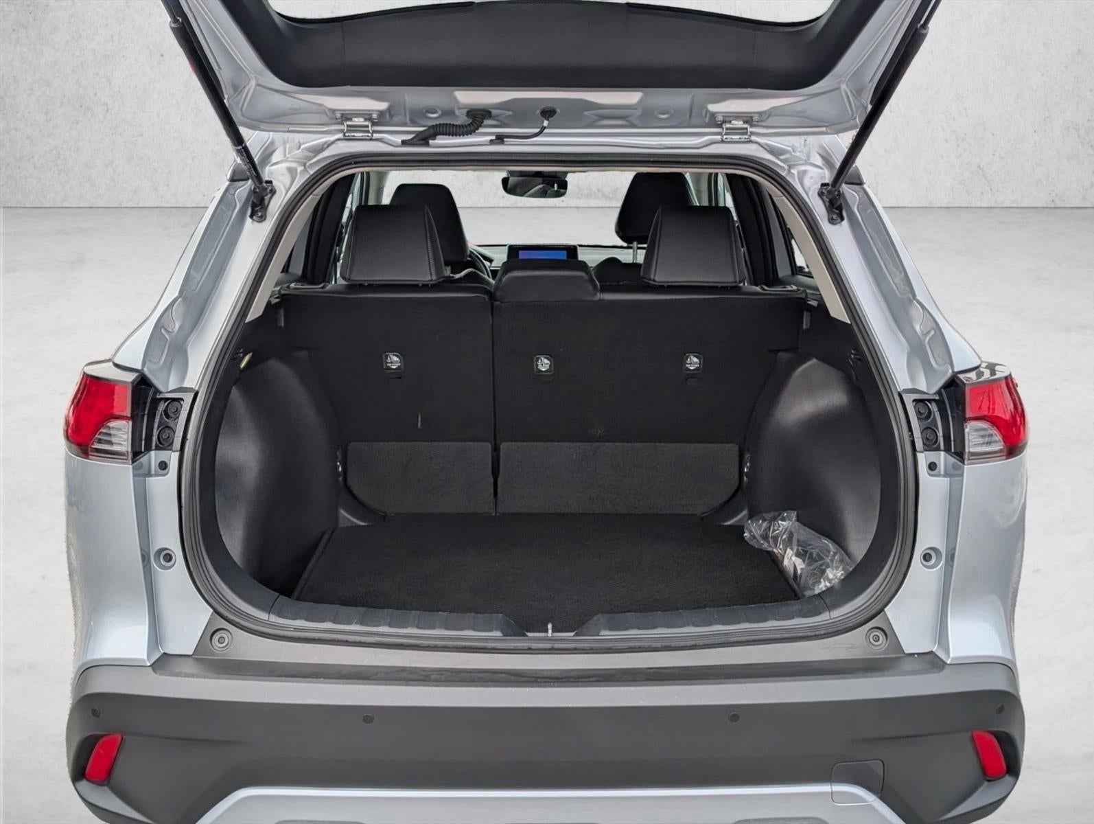 2024 Toyota Corolla Cross XLE 2WD (Natl)