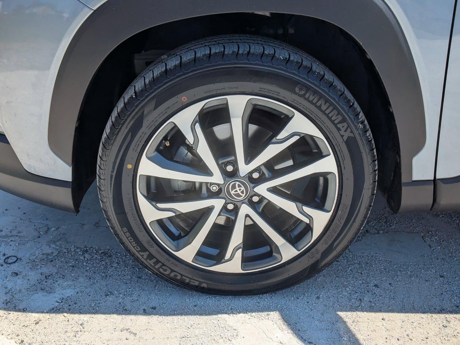 2023 Toyota Corolla Cross XLE 4WD (Natl)