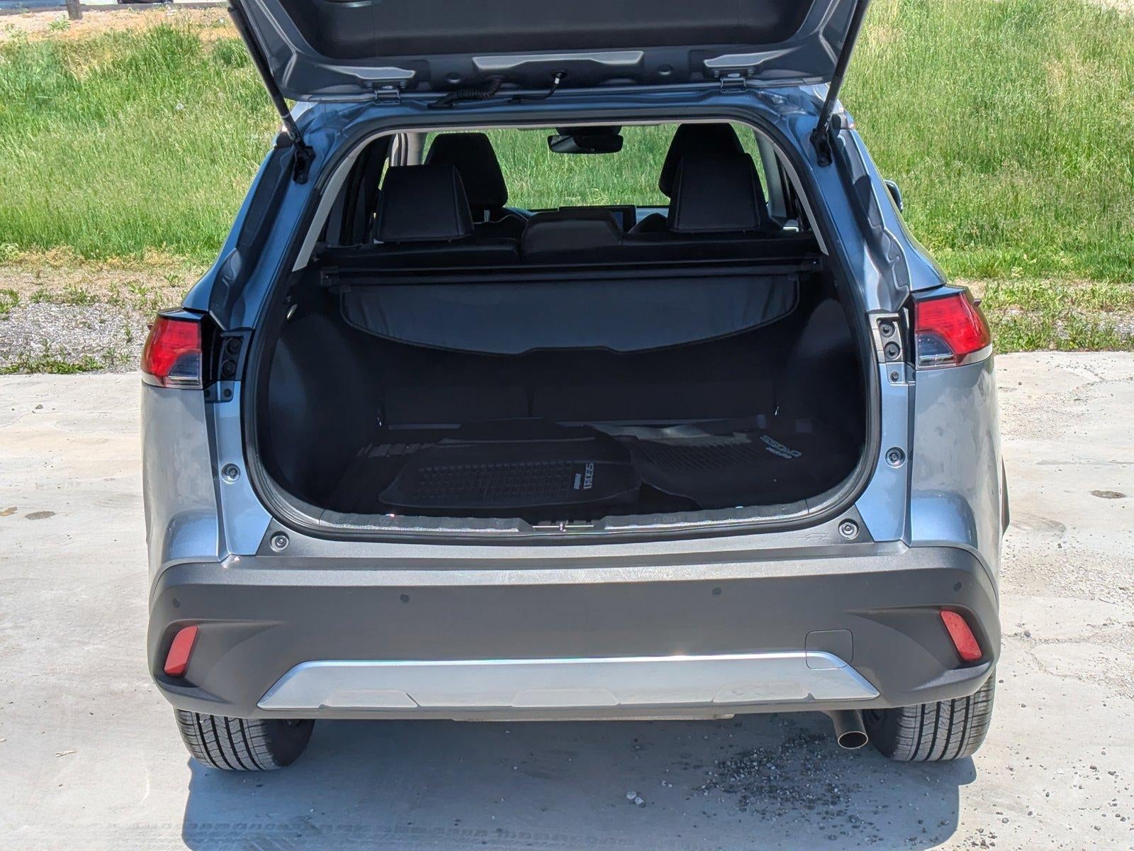 2023 Toyota Corolla Cross XLE 4WD (Natl)