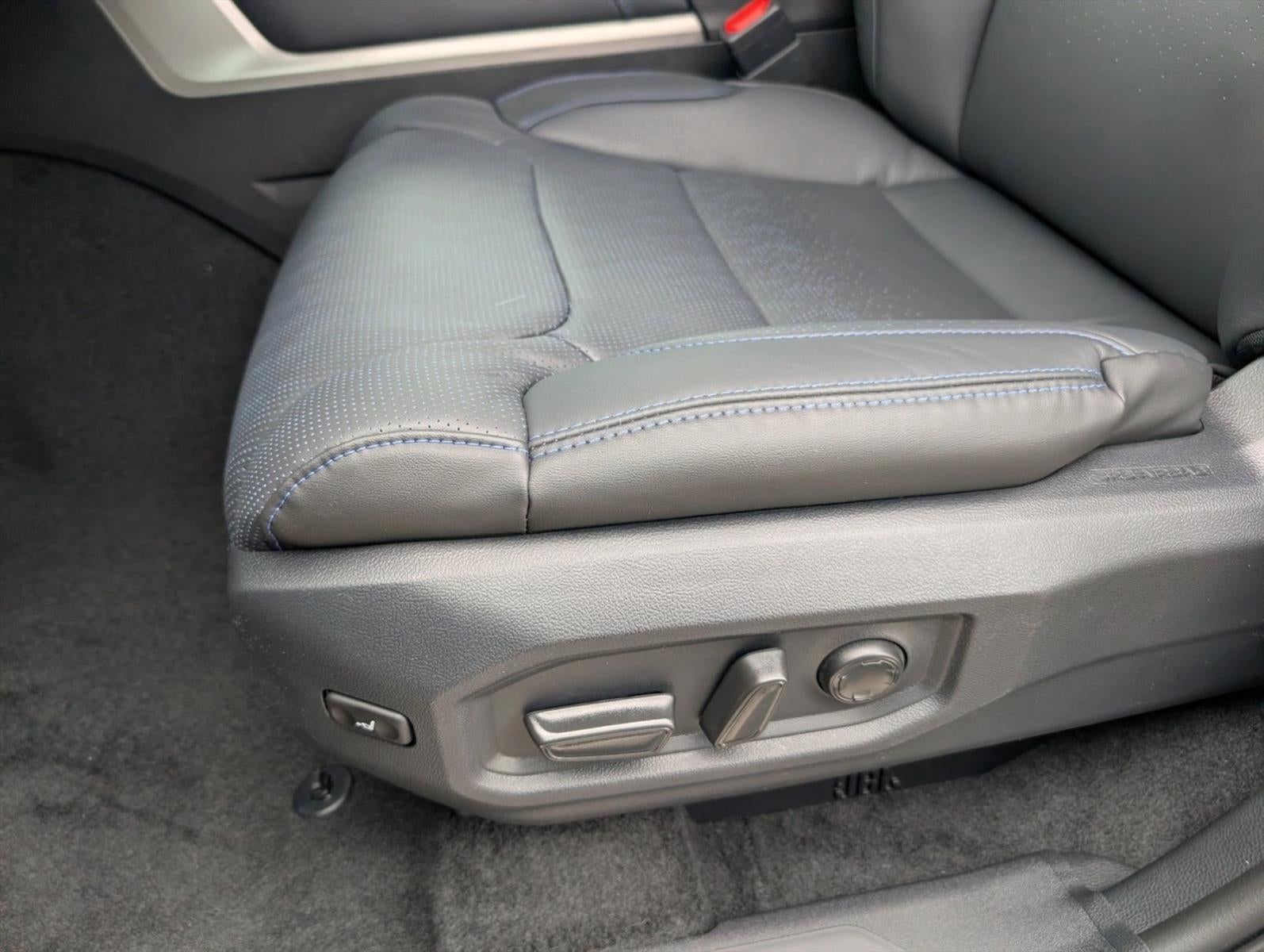2026 Toyota Sequoia Platinum 4WD (Natl)