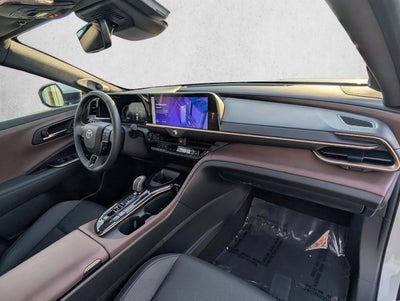 2024 Toyota Crown Limited AWD (Natl)