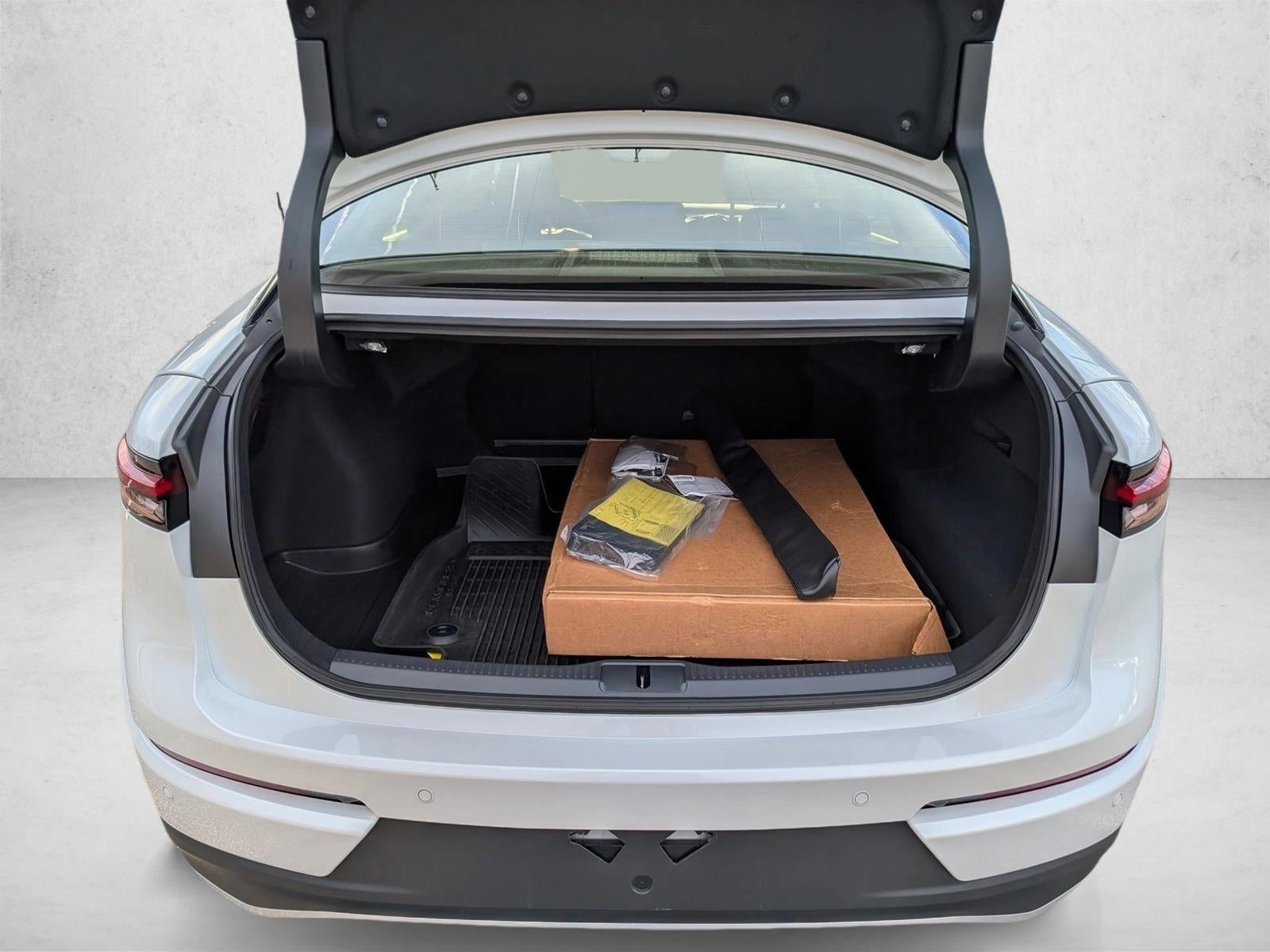 2024 Toyota Crown Limited AWD (Natl)