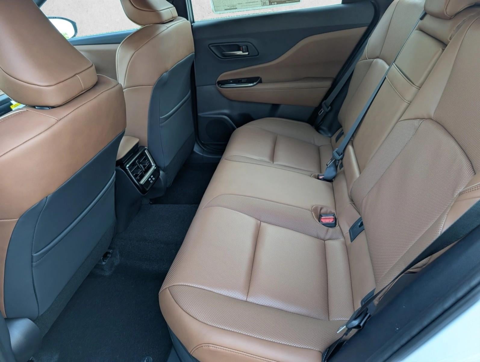 2026 Toyota Crown Signia XLE AWD (Natl)