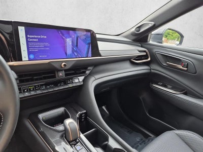 2025 Toyota Crown Signia Limited AWD (Natl)