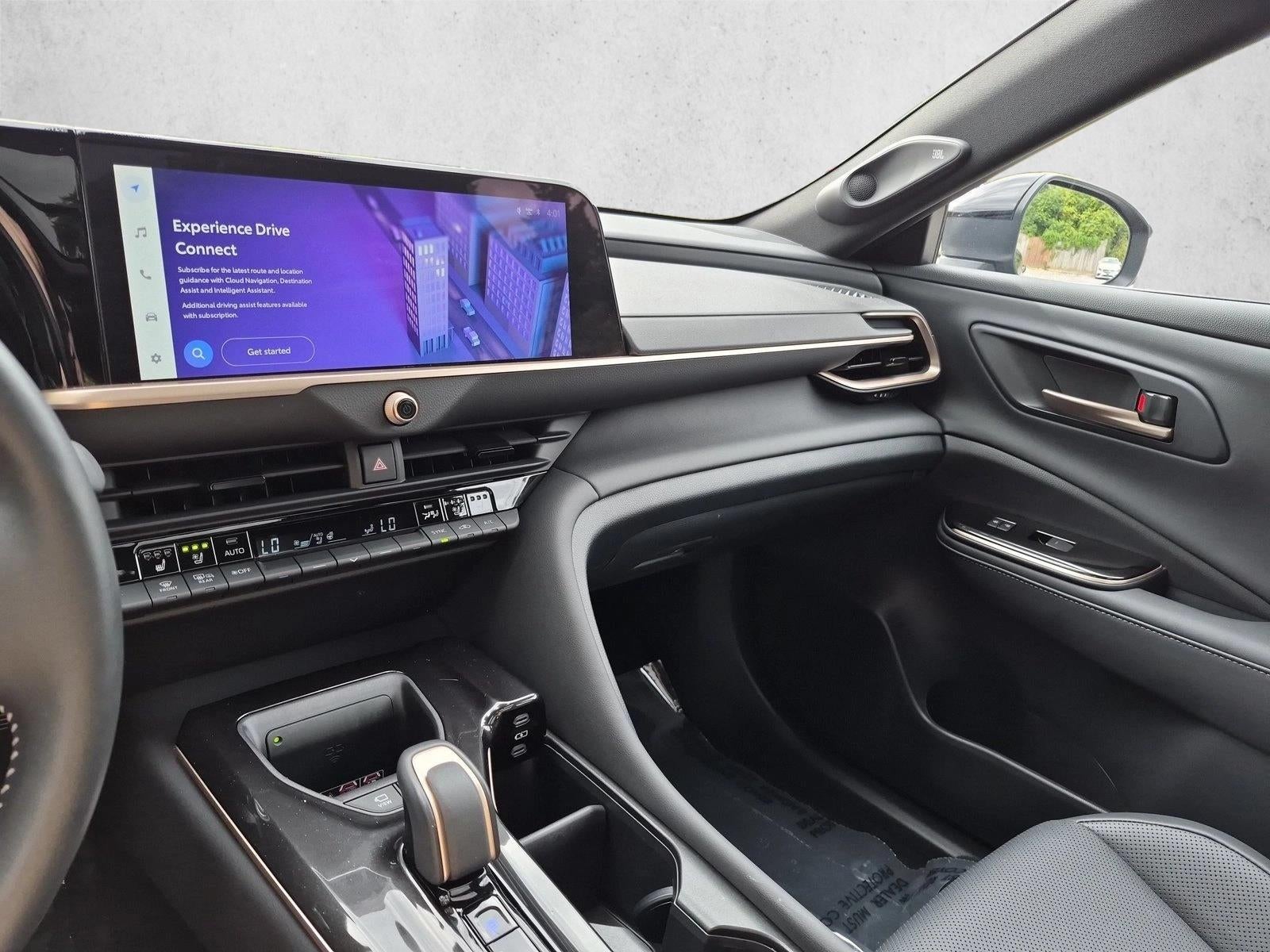 2025 Toyota Crown Signia Limited AWD (Natl)