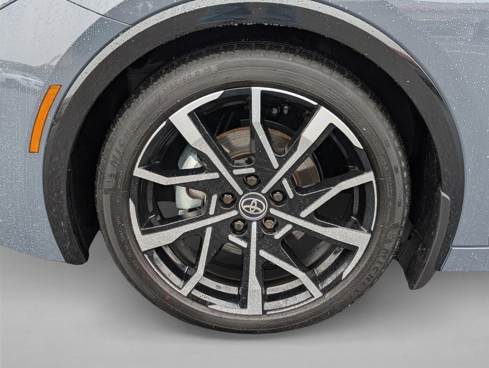 2025 Toyota Prius Plug-In Hybrid XSE (Natl)