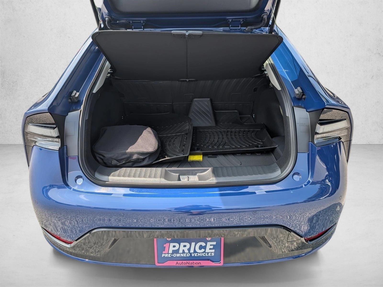 2026 Toyota Prius Plug-In Hybrid XSE (Natl)