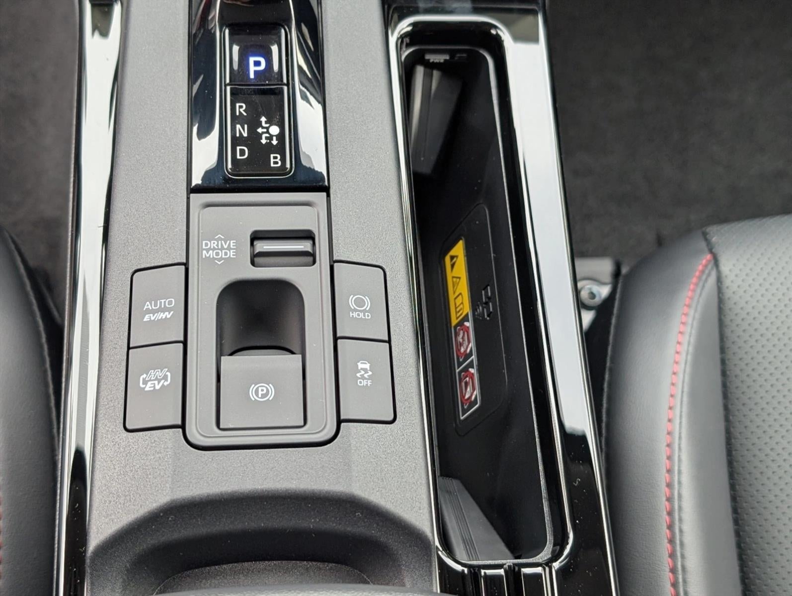 2026 Toyota Prius Plug-In Hybrid XSE Premium (Natl)