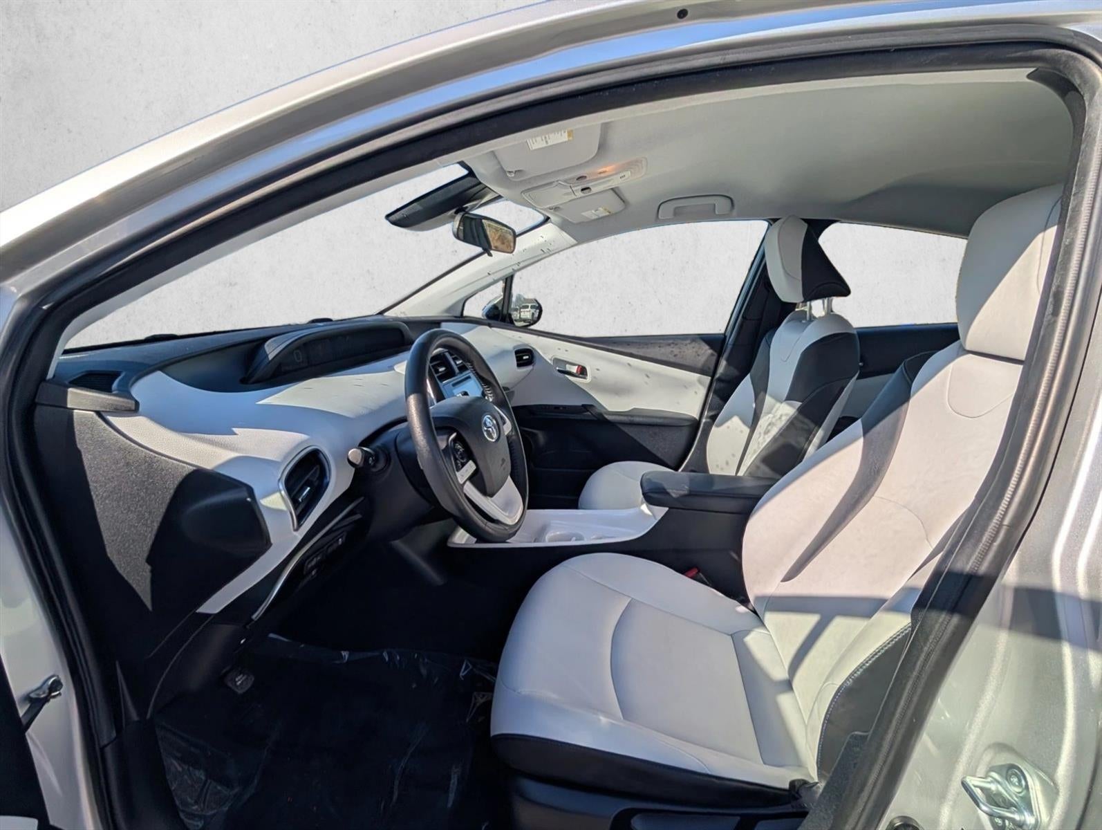 2016 Toyota Prius 5dr HB Three Touring (Natl)