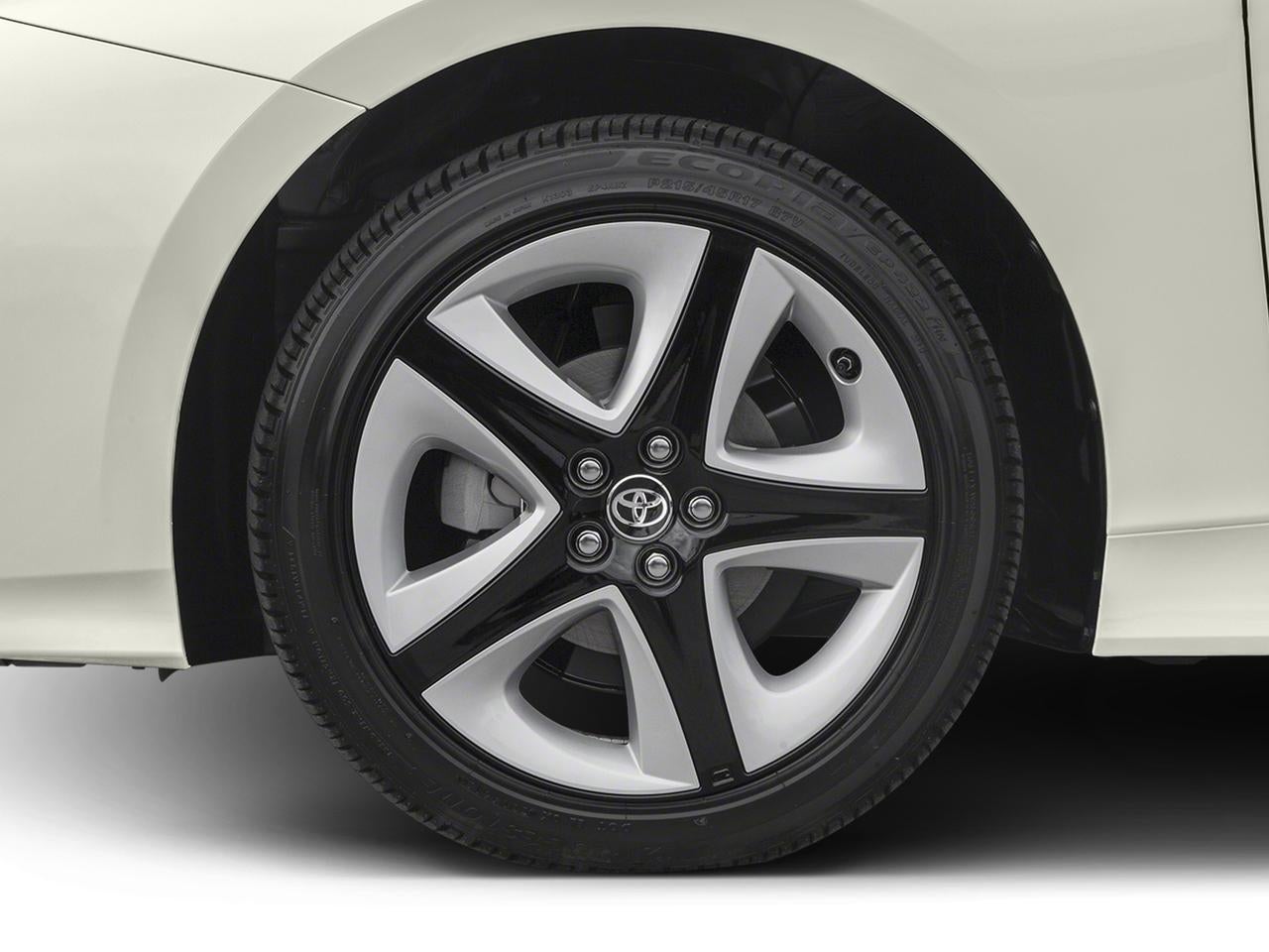 2017 Toyota Prius Three Touring (Natl)