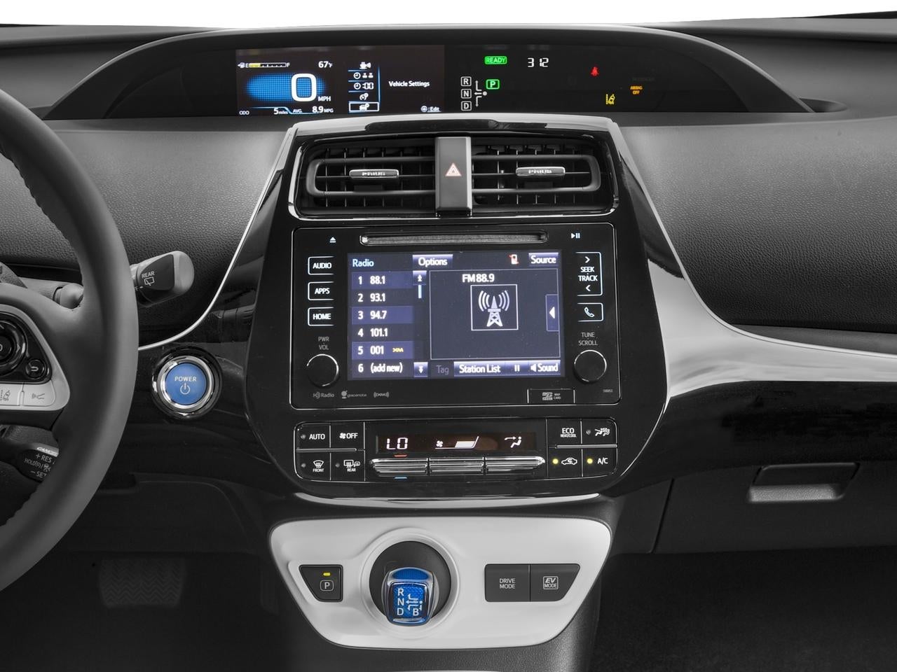 2017 Toyota Prius Three Touring (Natl)