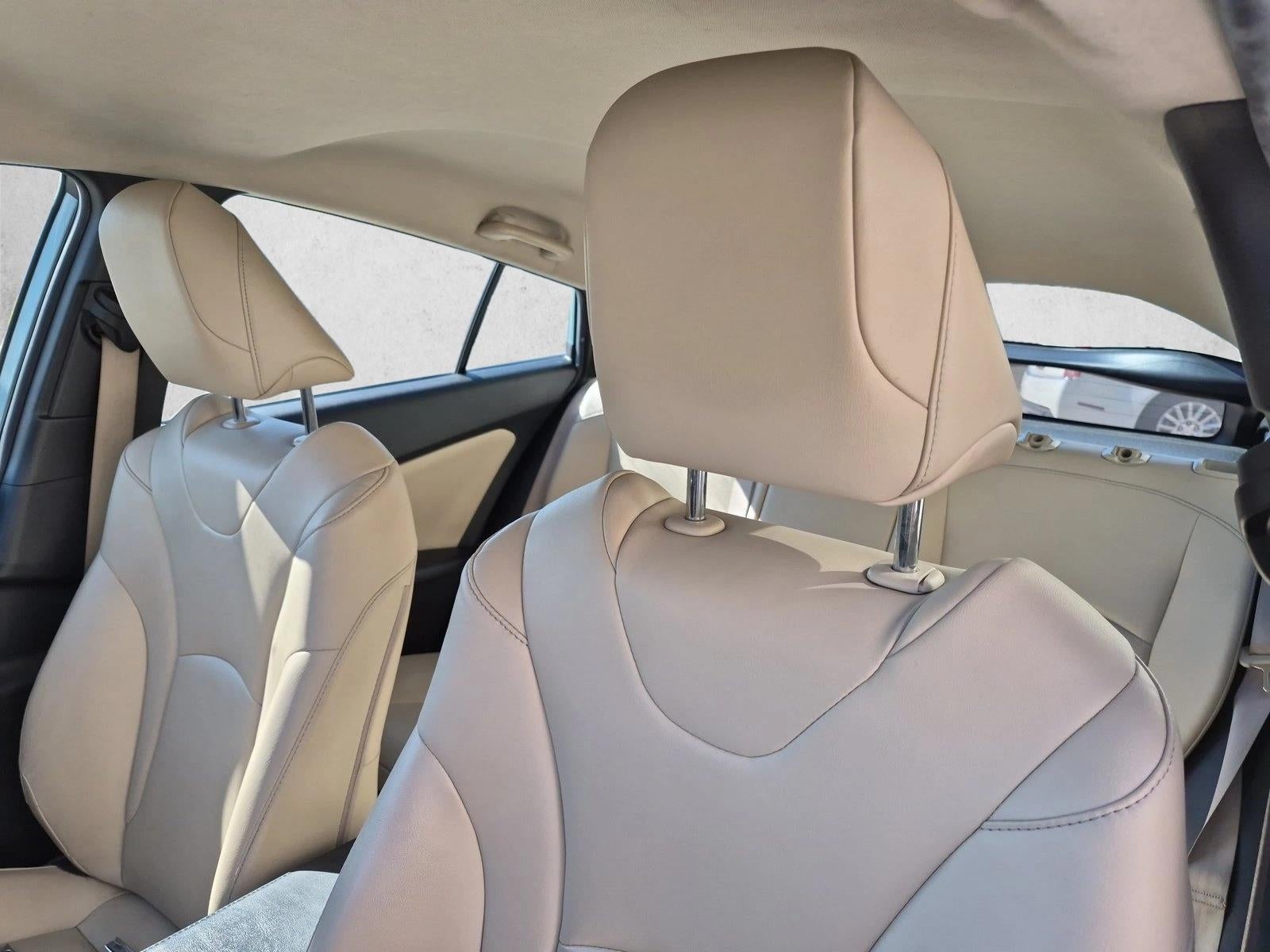 2019 Toyota Prius XLE AWD-e (Natl)