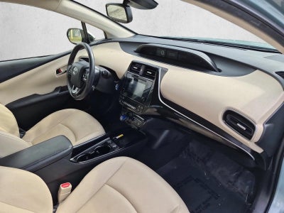 2019 Toyota Prius XLE AWD-e (Natl)