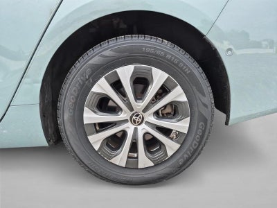 2019 Toyota Prius XLE AWD-e (Natl)