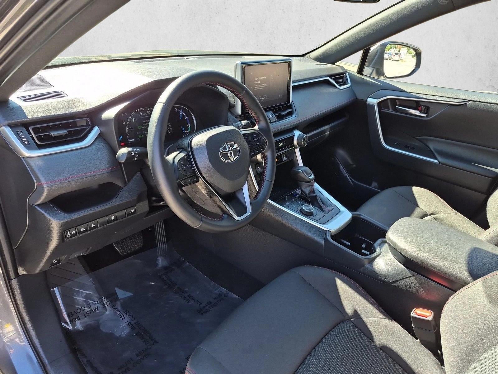 2025 Toyota RAV4 Plug-In Hybrid SE (Natl)
