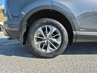 2018 Toyota RAV4 Hybrid LE AWD (Natl)