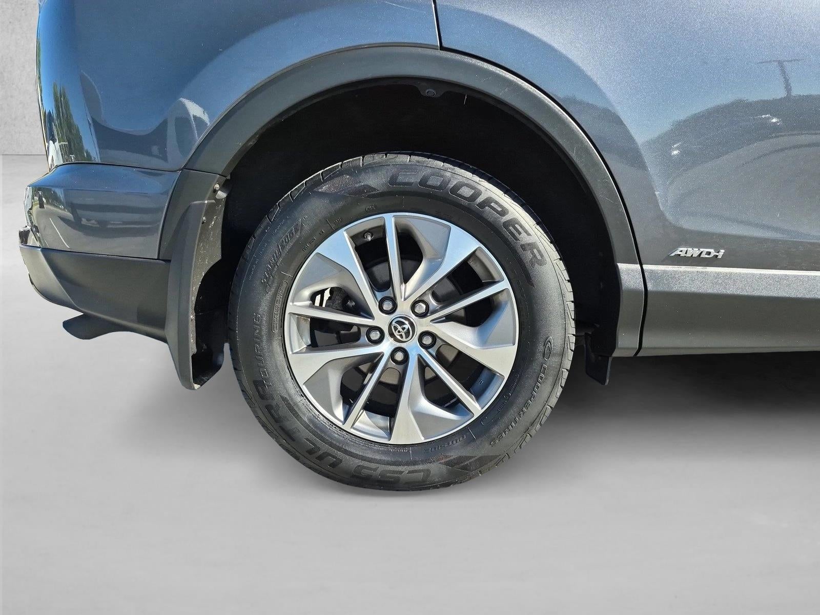 2018 Toyota RAV4 Hybrid LE AWD (Natl)