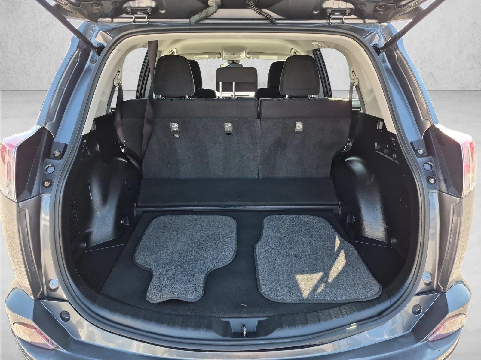 2018 Toyota RAV4 Hybrid LE AWD (Natl)