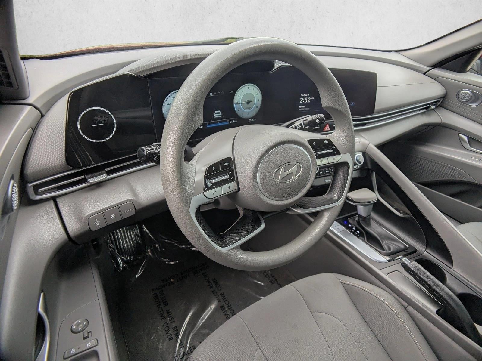 2024 Hyundai ELANTRA SEL IVT
