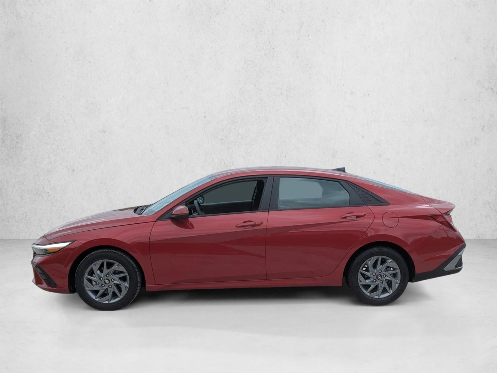 2024 Hyundai ELANTRA SEL IVT