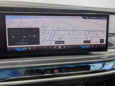 2025 BMW 740i xDrive Sedan