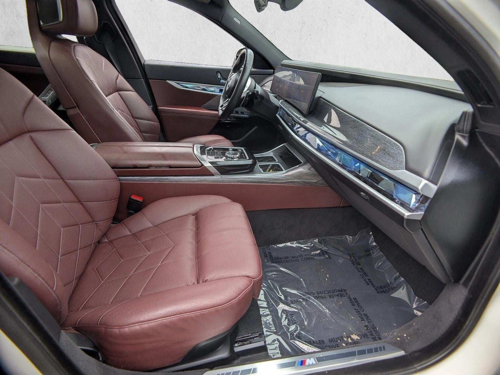 2025 BMW 740i xDrive Sedan
