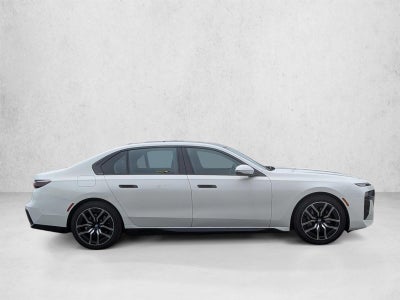 2025 BMW 740i xDrive Sedan