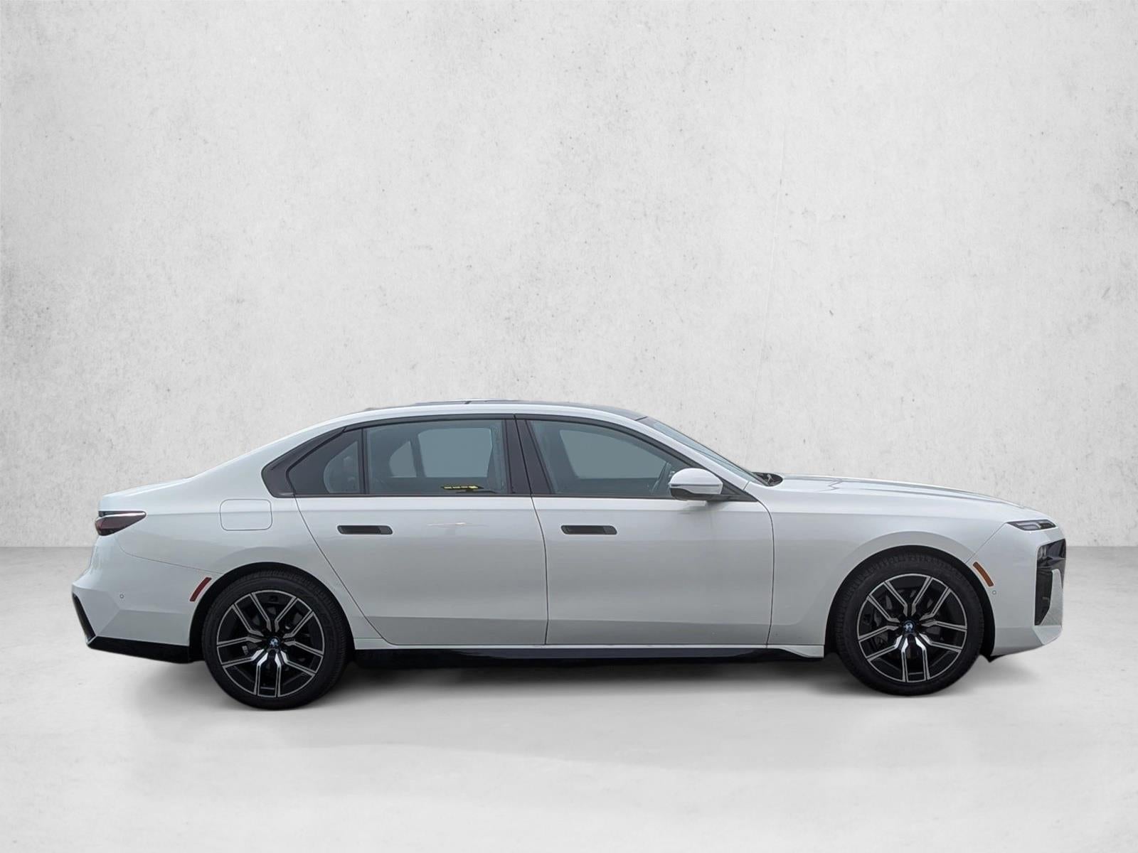 2025 BMW 740i xDrive Sedan