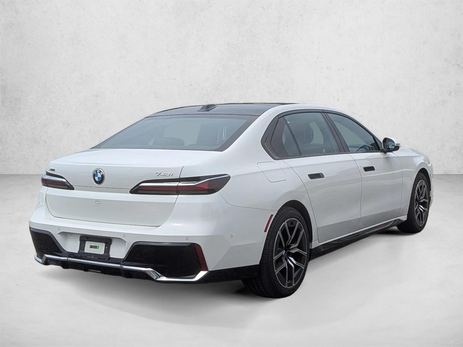 2025 BMW 740i xDrive Sedan