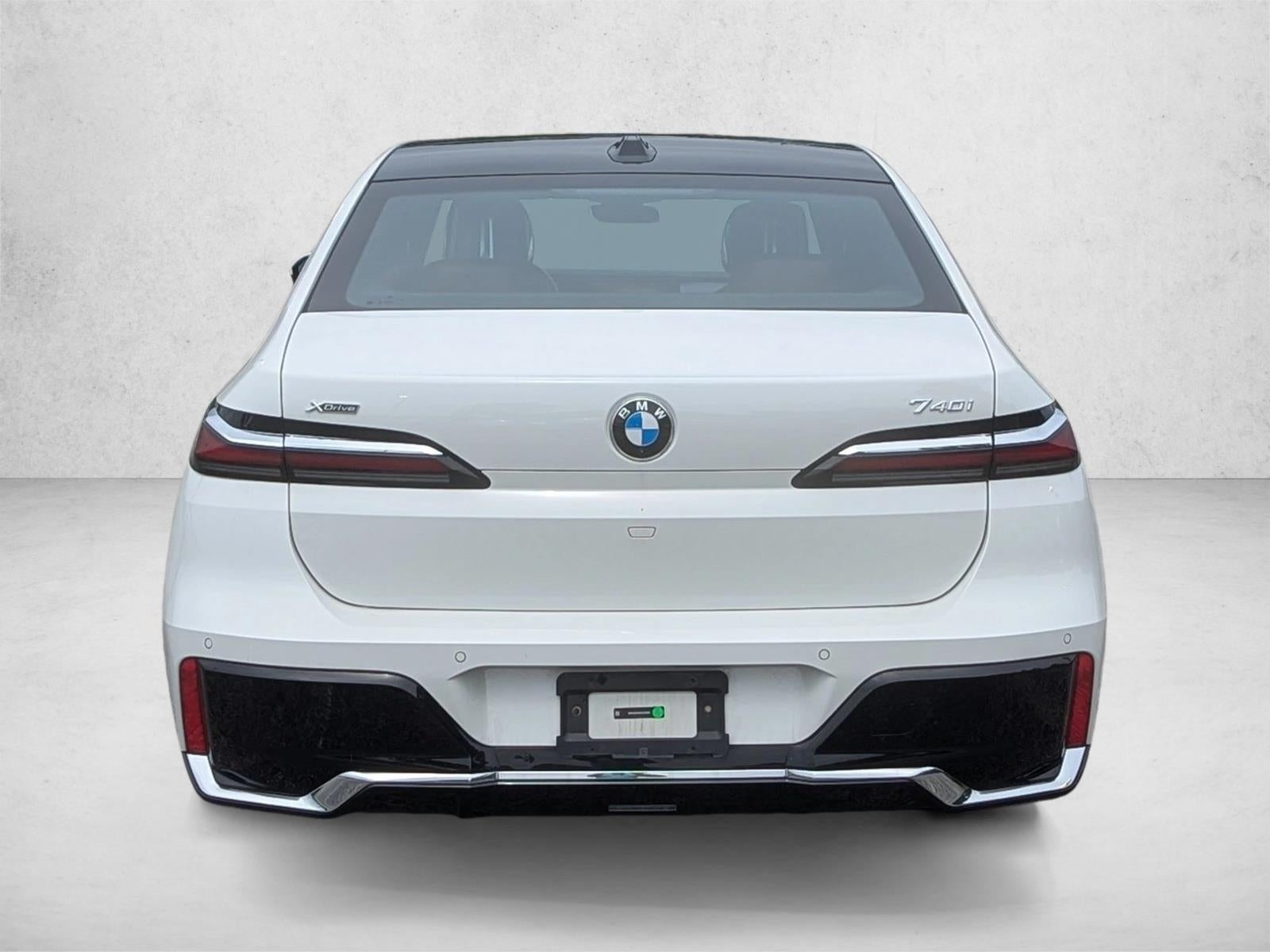 2025 BMW 740i xDrive Sedan