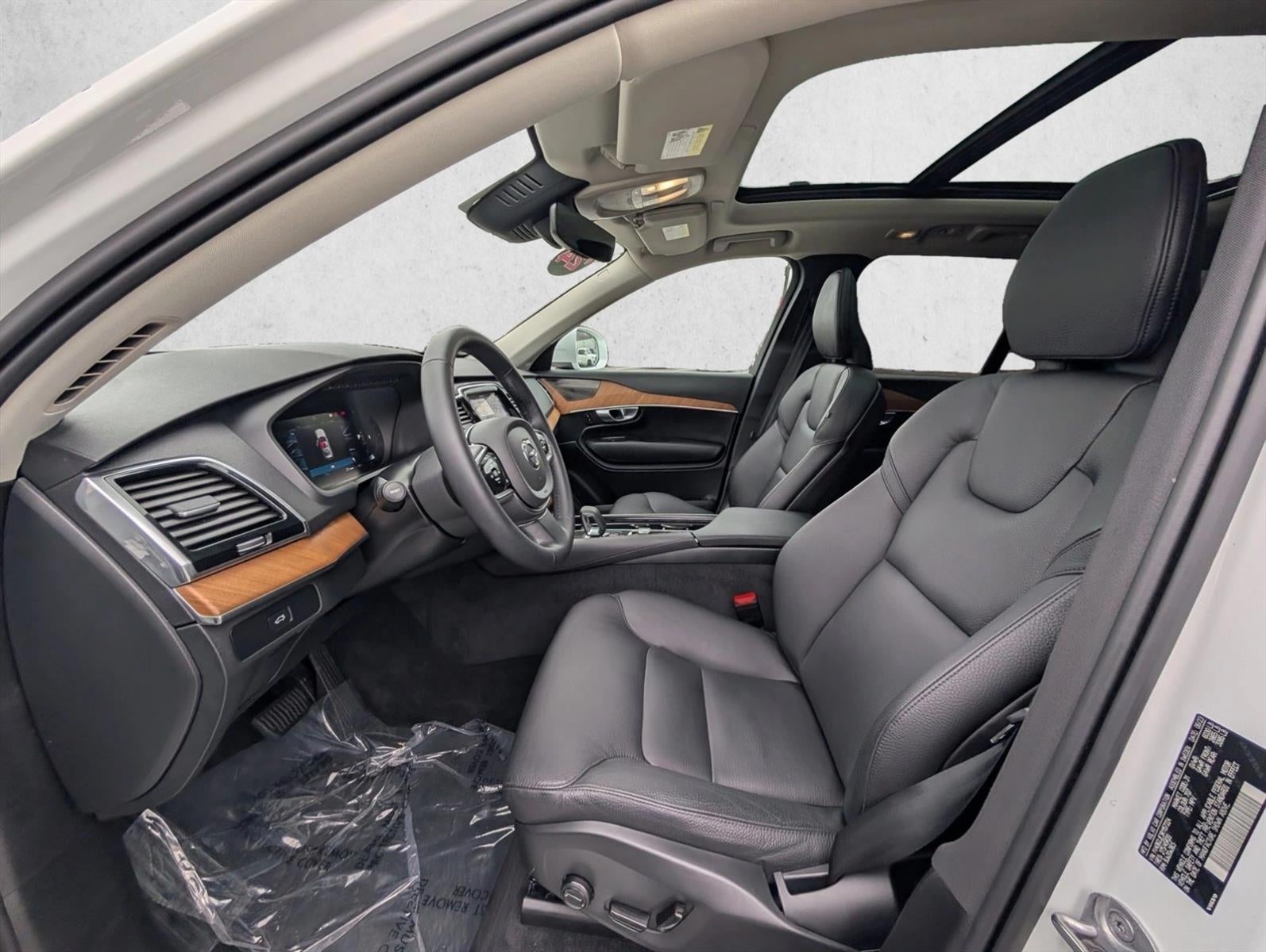 2024 Volvo XC90 B6 AWD Plus Bright Theme 6P