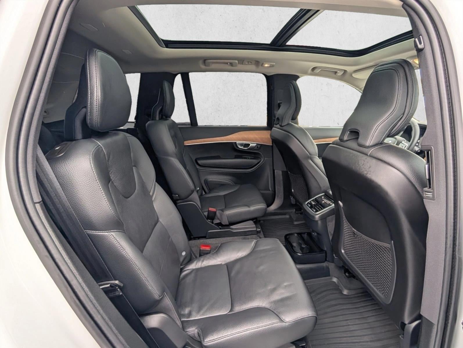 2024 Volvo XC90 B6 AWD Plus Bright Theme 6P