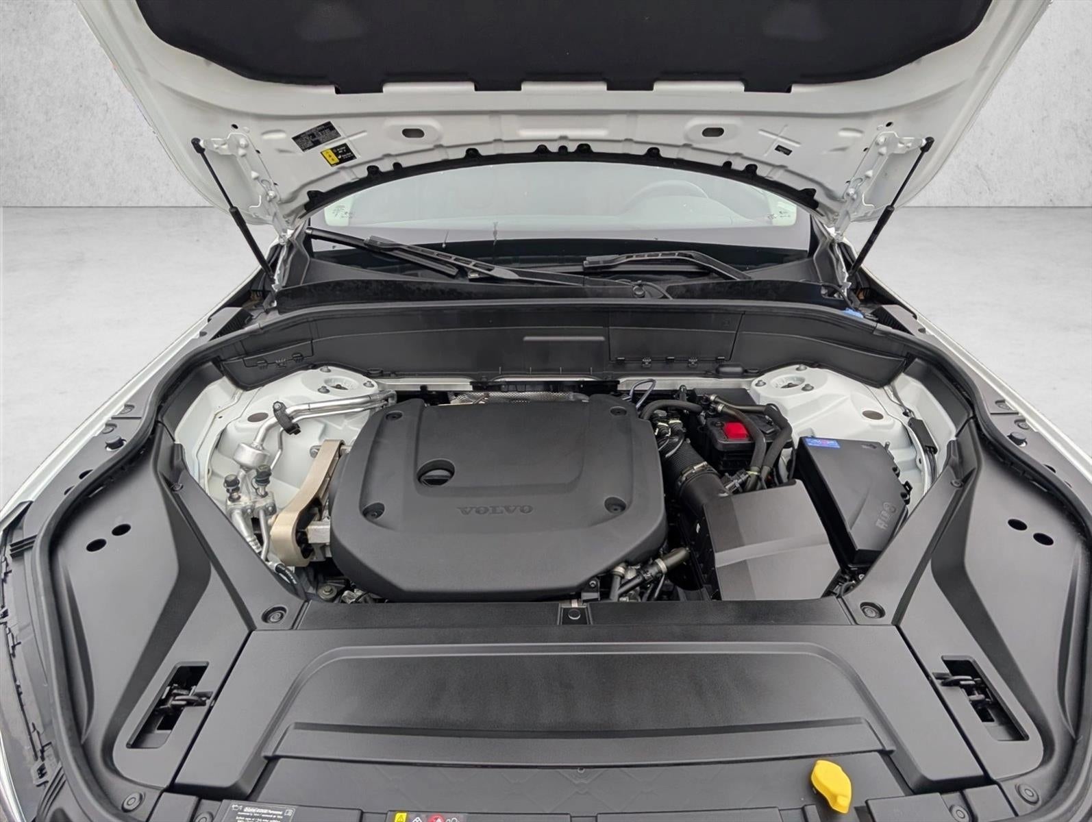 2024 Volvo XC90 B6 AWD Plus Bright Theme 6P